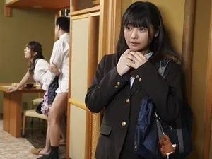 Cục cưng mới lớn cướp gã chồng của mẹ